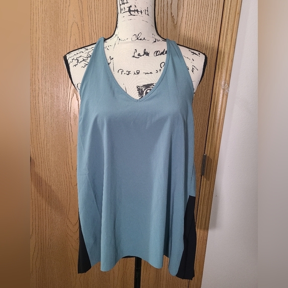 Athleta Swing Forward Pleated Colorblock Racerback Tank Top - Picture 1 of 3